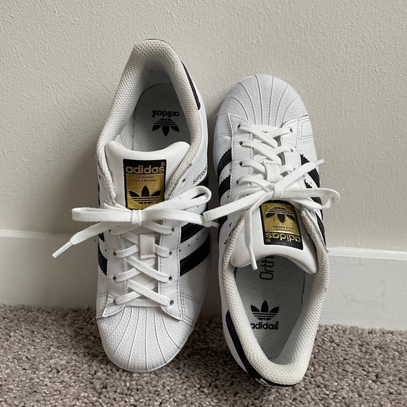 Adidas Superstar Sneakers - Picture 5 of 9